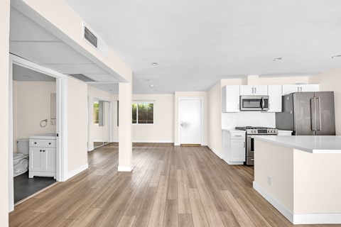 Floor plan for 1 bed, 2 baths, 907 sqft